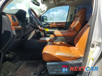 Zdjęcie 7 z 12 samochodu: 2017 TOYOTA TUNDRA 1794 EDITION VIN:5TFAW5F11HX591541 - miniatura