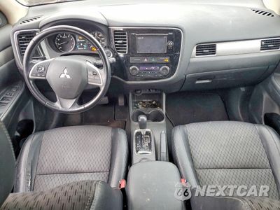 Zdjęcie 8 z 13 samochodu: 2015 MITSUBISHI OUTLANDER SE VIN:JA4AZ3A31FZ007266 - miniatura