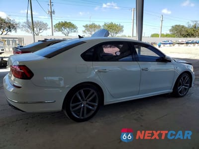 Trzecie zdjęcie samochodu z tyłu: 2018 VOLKSWAGEN PASSAT S VIN:1VWAA7A38JC021498 - miniatura
