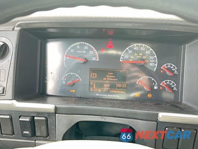 Zdjęcie 8 z 10 samochodu: 2012 VOLVO VN VNL VIN:4V4NC9EH6CN543929 - miniatura