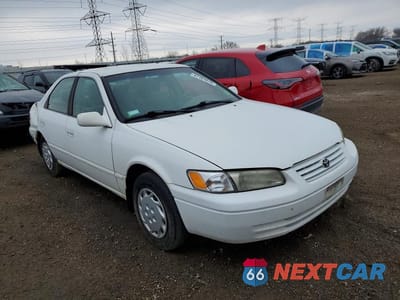 Czwarte zdjęcie samochodu z boku: 1999 TOYOTA CAMRY LE VIN:4T1BG28K1XU391891 - miniatura