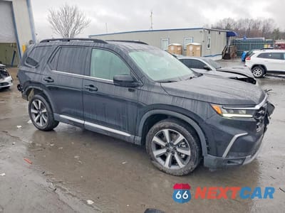 Czwarte zdjęcie samochodu z boku: 2025 HONDA PILOT TOURING VIN:5FNYG1H76SB121366 - miniatura