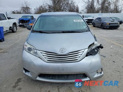 Piąte zdjęcie samochodu w środku: 2016 TOYOTA SIENNA L 7-PASSENGER VIN:5TDZK3DC6GS723172 - miniatura