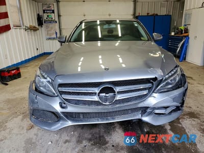 Piąte zdjęcie samochodu w środku: 2015 MERCEDES-BENZ C 300 4MATIC VIN:55SWF4KB6FU013312 - miniatura