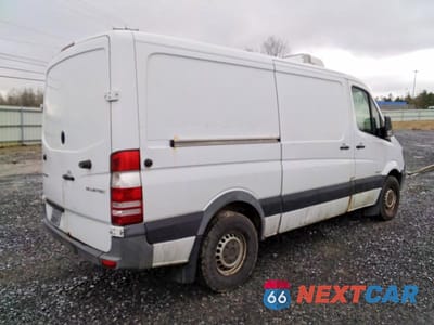Trzecie zdjęcie samochodu z tyłu: 2014 MERCEDES BENZ SPRINTER 2500 VIN:WD3PE7CCXE5824798 - miniatura