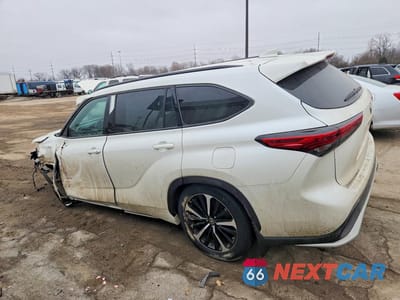 Drugie zdjęcie samochodu z przodu: 2021 TOYOTA HIGHLANDER XSE VIN:5TDJZRBH3MS132187 - miniatura