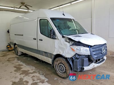 Czwarte zdjęcie samochodu z boku: 2022 MERCEDES BENZ SPRINTER 2500 DELIVERY VAN VIN:W1Y4ECHY2NT119748 - miniatura