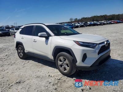 Czwarte zdjęcie samochodu z boku: 2024 TOYOTA RAV4 HYBRID XLE VIN:JTMRWRFV1RD243478 - miniatura