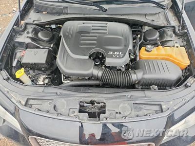 Zdjęcie 11 z 12 samochodu: 2015 CHRYSLER 300 VIN:2C3CCASGXFH797953 - miniatura