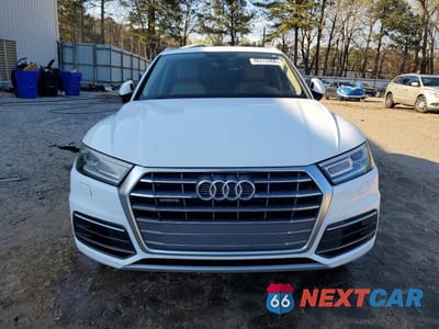 Piąte zdjęcie samochodu w środku: 2019 AUDI Q5 PREMIUM VIN:WA1ANAFY1K2041506 - miniatura