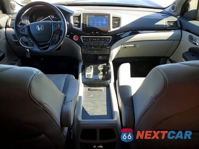 Zdjęcie 8 z 13 samochodu: 2016 HONDA PILOT TOURING VIN:5FNYF6H93GB006006 - miniatura