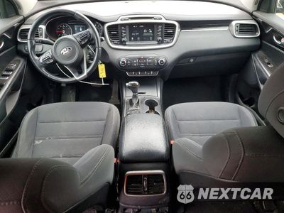 Zdjęcie 8 z 13 samochodu: 2017 KIA SORENTO VIN:5XYPGDA37HG321761 - miniatura