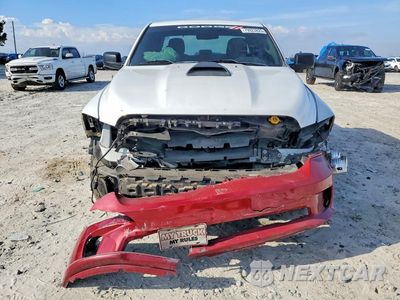 Piąte zdjęcie samochodu w środku: 2018 RAM 1500 ST VIN:1C6RR6FT2JS304963 - miniatura