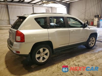 Trzecie zdjęcie samochodu z tyłu: 2013 JEEP COMPASS SPORT VIN:1C4NJDBB3DD249206 - miniatura