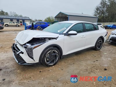 2025 KIA K4 EX 3KPFU4DE0SE208269 - główne zdjęcie licytacji z USA - miniatura