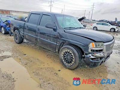 Czwarte zdjęcie samochodu z boku: 2005 GMC NEW SIERRA C1500 VIN:2GTEC13T551397614 - miniatura