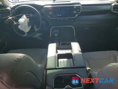 Zdjęcie 8 z 12 samochodu: 2024 TOYOTA TUNDRA SR5 VIN:5TFLA5DB3RX217856 - miniatura