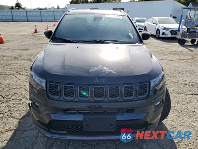 Piąte zdjęcie samochodu w środku: 2026 JEEP COMPASS LATITUDE VIN:3C4NJDBN6TT200455 - miniatura