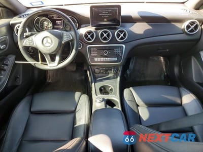 Zdjęcie 8 z 12 samochodu: 2019 MERCEDES-BENZ CLA 250 VIN:WDDSJ4EB9KN719055 - miniatura