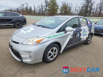 2015 TOYOTA PRIUS TWO JTDKN3DU9F0470643 - główne zdjęcie licytacji z USA - miniatura