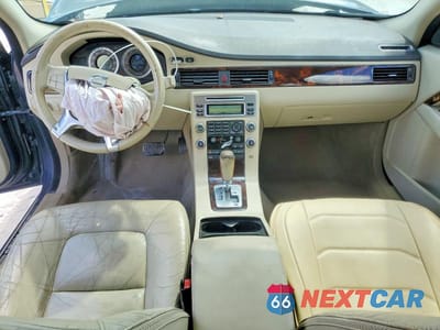 Zdjęcie 8 z 11 samochodu: 2010 VOLVO XC70 T6 VIN:YV4992BZXA1081750 - miniatura