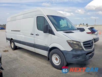 Czwarte zdjęcie samochodu z boku: 2015 MERCEDES BENZ SPRINTER 2500 DELIVERY VAN VIN:WD3PE8DB1FP129756 - miniatura