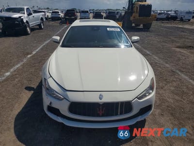 Piąte zdjęcie samochodu w środku: 2017 MASERATI GHIBLI S VIN:ZAM57RSA2H1220964 - miniatura