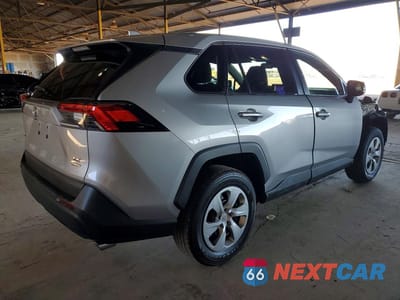 Trzecie zdjęcie samochodu z tyłu: 2024 TOYOTA RAV4 LE VIN:2T3F1RFV4RW475738 - miniatura