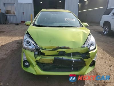 Piąte zdjęcie samochodu w środku: 2016 TOYOTA PRIUS C FOUR VIN:JTDKDTB33G1133846 - miniatura