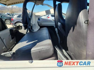 Zdjęcie 10 z 11 samochodu: 2001 JEEP WRANGLER / TJ SPORT VIN:1J4FA49S11P300748 - miniatura