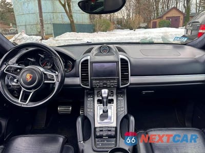 Zdjęcie 9 z 15 samochodu: 2015 PORSCHE CAYENNE TURBO VIN:WP1AC2A20FLA80560 - miniatura