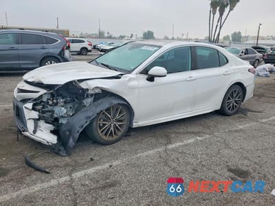 2021 TOYOTA CAMRY SE 4T1G11AK0MU551007 - główne zdjęcie licytacji z USA - miniatura