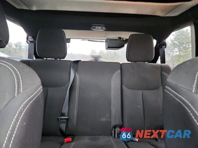 Zdjęcie 10 z 13 samochodu: 2016 JEEP WRANGLER UNLIMITED SAHARA VIN:1C4BJWEG9GL347155 - miniatura