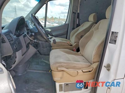 Zdjęcie 7 z 13 samochodu: 2014 MERCEDES BENZ SPRINTER 3500 DELIVERY VAN VIN:WD3PF4CC8E5910588 - miniatura