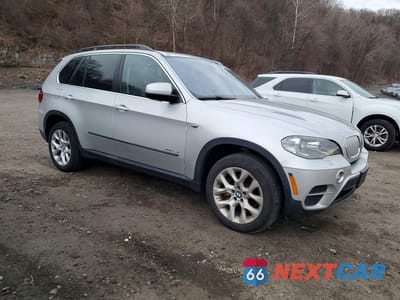 Czwarte zdjęcie samochodu z boku: 2013 BMW X5 XDRIVE35D VIN:5UXZW0C50D0B90998 - miniatura