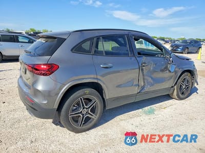 Trzecie zdjęcie samochodu z tyłu: 2026 MERCEDES-BENZ GLA 250 VIN:W1N4N4GB4TJ746704 - miniatura