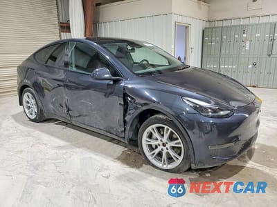 Czwarte zdjęcie samochodu z boku: 2024 TESLA MODEL Y VIN:7SAYGDEE9RA227969 - miniatura