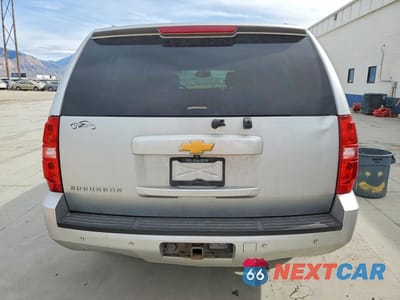 Zdjęcie 6 z 13 samochodu: 2013 CHEVROLET SUBURBAN C1500 LS VIN:1GNSCHE06DR102533 - miniatura