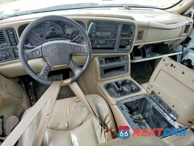 Zdjęcie 8 z 13 samochodu: 2005 CHEVROLET TAHOE K1500 VIN:1GNEK13T95J210200 - miniatura