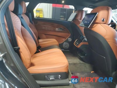 Zdjęcie 11 z 12 samochodu: 2023 BENTLEY BENTAYGA VIN:SJAHT2ZV0PC020005 - miniatura