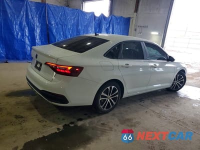 Trzecie zdjęcie samochodu z tyłu: 2024 VOLKSWAGEN JETTA SPORT VIN:3VWBM7BU9RM025945 - miniatura