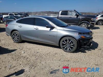Czwarte zdjęcie samochodu z boku: 2023 CHEVROLET MALIBU RS VIN:1G1ZG5ST3PF141653 - miniatura