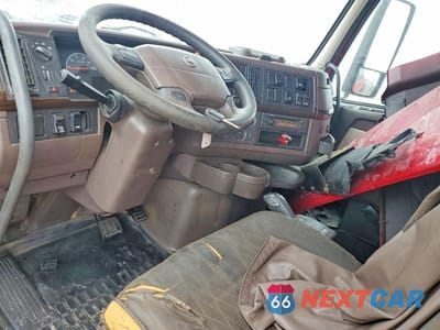 Zdjęcie 9 z 10 samochodu: 2013 VOLVO VNL SEMI TRUCK VIN:4V4NC9KK3DN145143 - miniatura