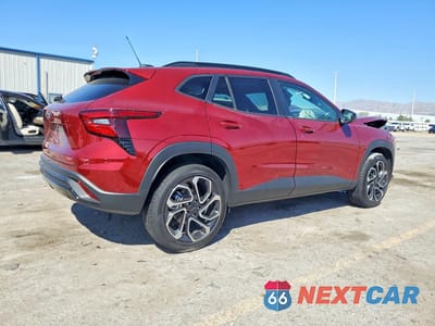 Trzecie zdjęcie samochodu z tyłu: 2025 CHEVROLET TRAX 2RS VIN:KL77LJEP9SC293607 - miniatura