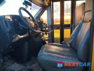Piąte zdjęcie samochodu w środku: 2012 CHEVROLET EXPRESS G3 - SCHOOL BUS VIN:1GB3G3BG8C1177080 - miniatura