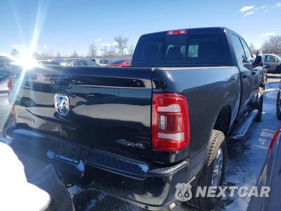 Trzecie zdjęcie samochodu z tyłu: 2024 RAM 2500 LARAMIE VIN:3C6UR5FJXRG134860 - miniatura
