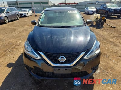 Piąte zdjęcie samochodu w środku: 2017 NISSAN SENTRA S VIN:3N1AB7AP8HY265188 - miniatura