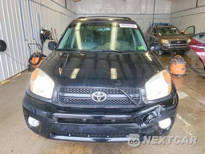 Piąte zdjęcie samochodu w środku: 2004 TOYOTA RAV4 BASE VIN:JTEHD20V046000982 - miniatura
