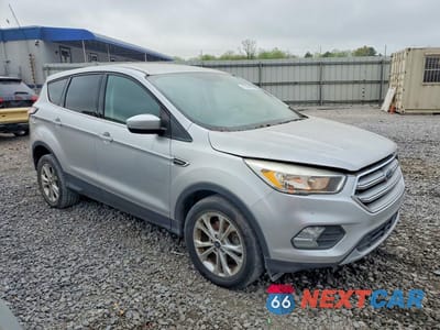Czwarte zdjęcie samochodu z boku: 2017 FORD ESCAPE SE VIN:1FMCU0GD7HUB61763 - miniatura
