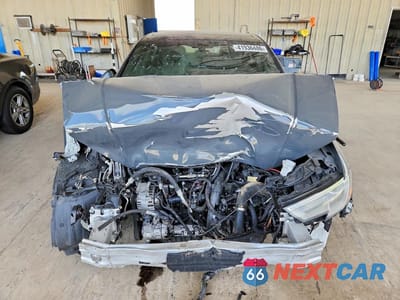 Piąte zdjęcie samochodu w środku: 2019 AUDI A3 PREMIUM VIN:WAUAUGFF1K1024377 - miniatura